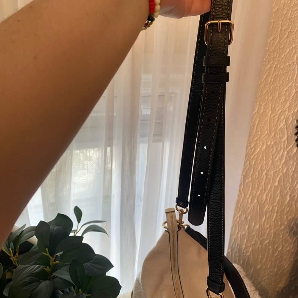 Coach Cream and Black Shoulder Bag - Picture 9 of 16